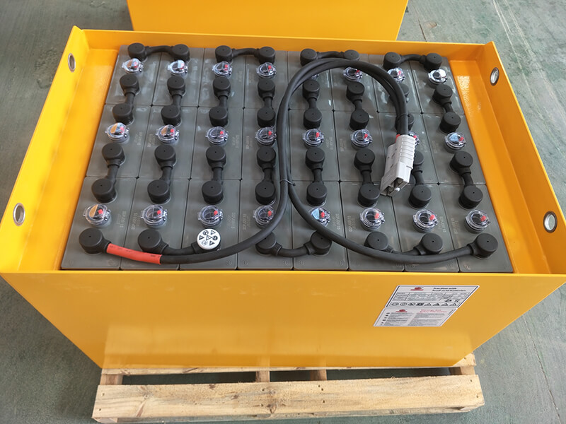 BS - DIN Traction Motive Power Forklift Battery